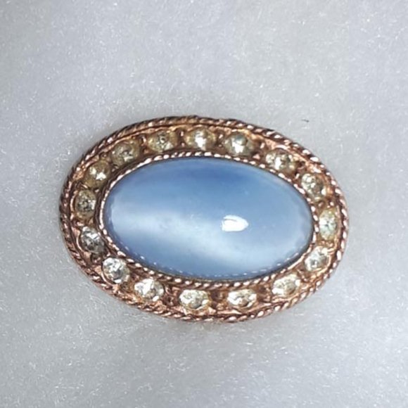 Vintage rhinestone and blue stone brooch. Gold leaf - Picture 1 of 4